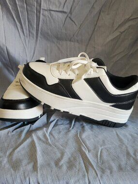 4 Wheels Roller Skate Shoes Unisex- Unbranded New 6.5 (Euro 39)